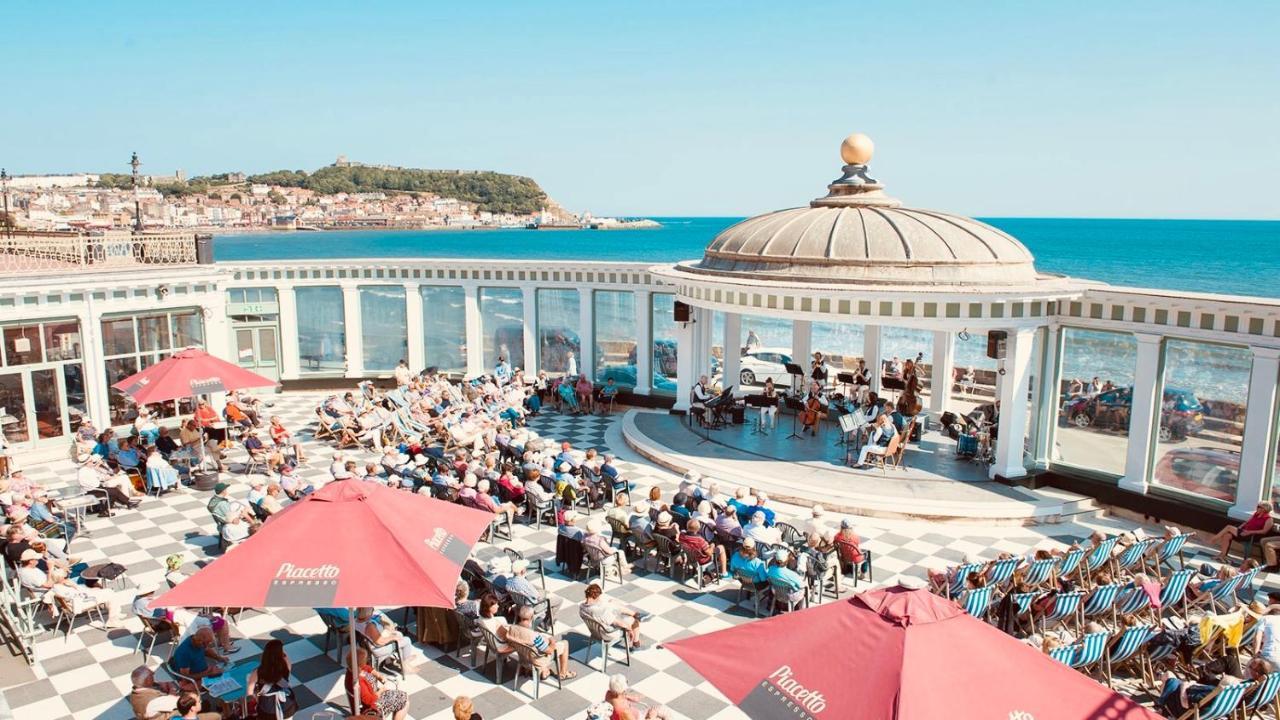 スカーバラLighthouse View, One Min From Harbour & Beachアパートメント エクステリア 写真